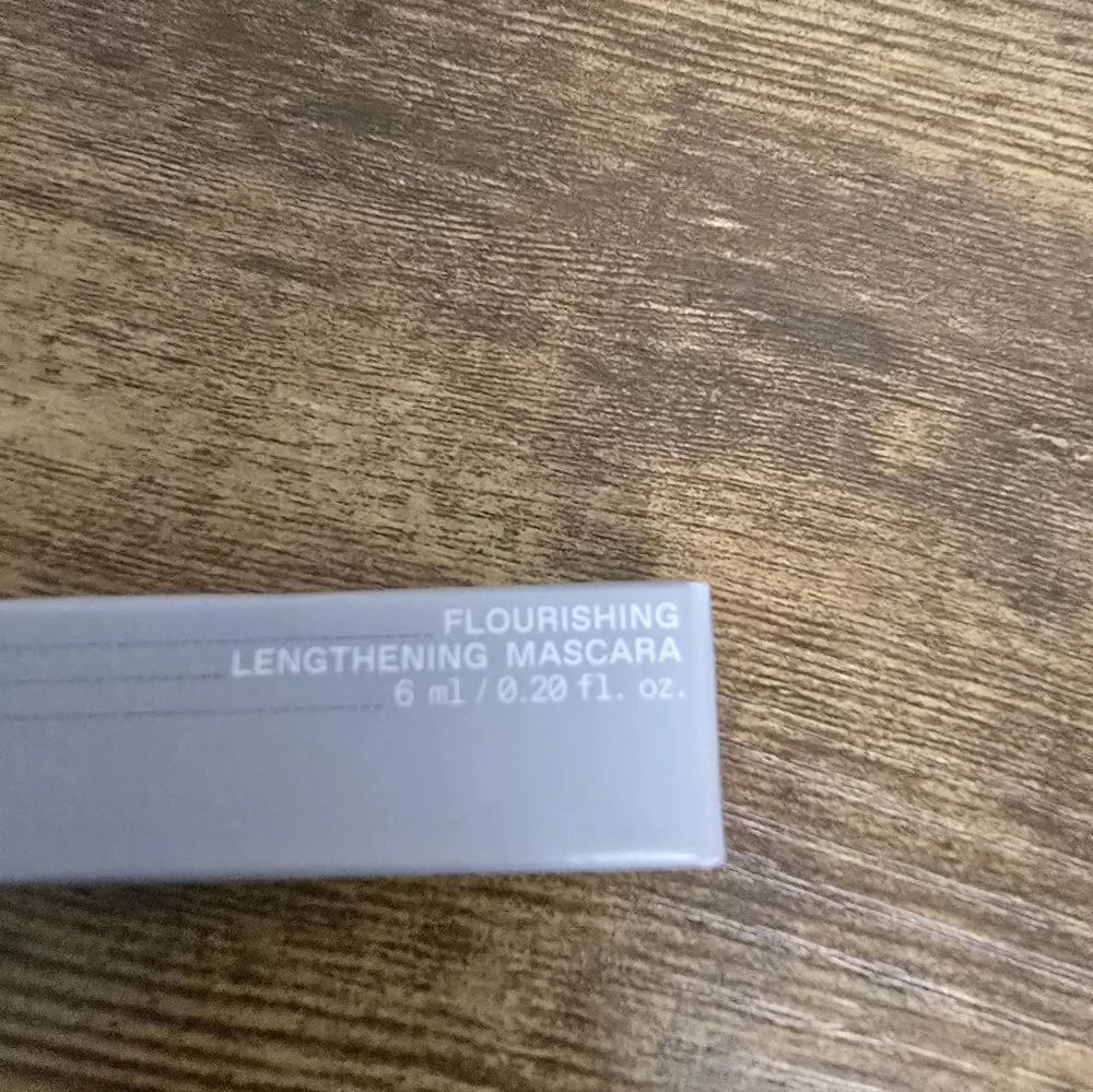 NEW R.E.M. BEAUTY FLOURISHING VOLUMIZING MASCARA-MIDNIGHT BLACK